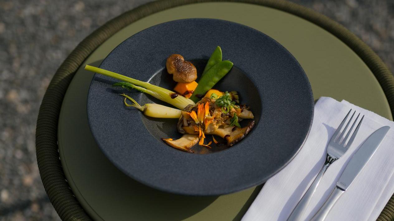Teller_mit_Essen_Kulinarik_Genuss_KraftquelleFanny_Wellnesshotel_Allgaeu