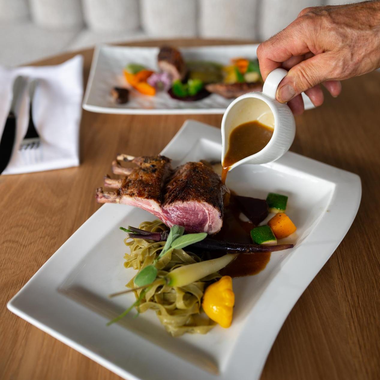 Essen-Gericht-Genuss-Fleisch-Kulinarik-Xavers-Restaurant-KraftquelleFANNY-Wellnesshotel-Allgaeu