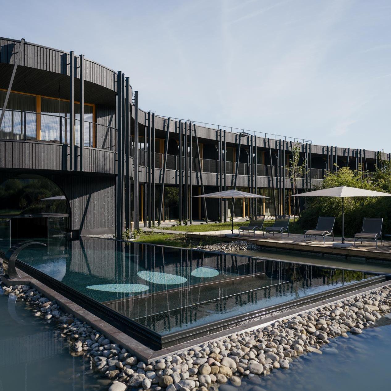 Architektur-Neubau-Aussenansicht-KraftquelleFANNY-Wellnesshotel-Allgaeu